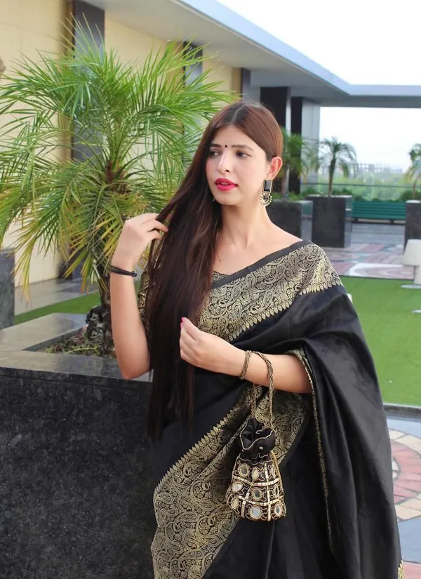 BLACK_KANJIVARAM_SILK__SAREE